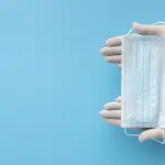 Il Covid non frena la sua corsa: usare la mascherina resta di vitale importanza